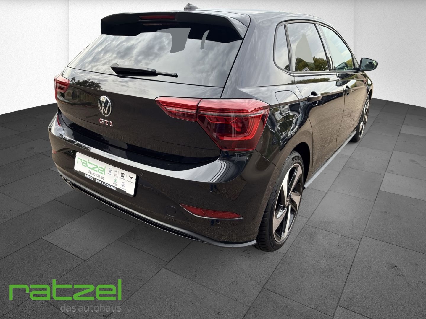 Fahrzeugabbildung Volkswagen Polo 2.0 TSI GTI El. Panodach Digitales Cockpit
