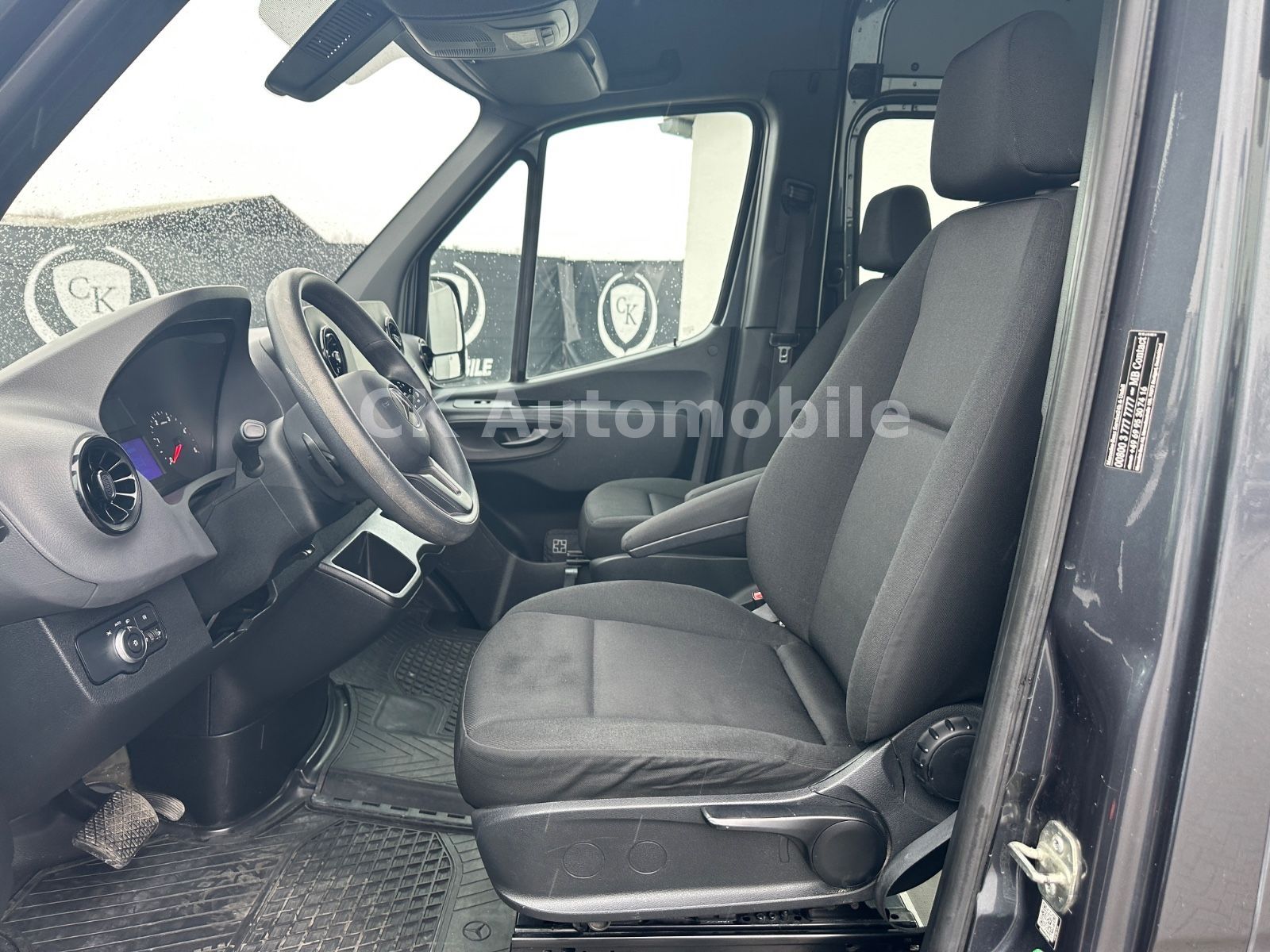 Fahrzeugabbildung Mercedes-Benz Sprinter III Mixto 319CDI V6 RWD /Autom./5 Sitze