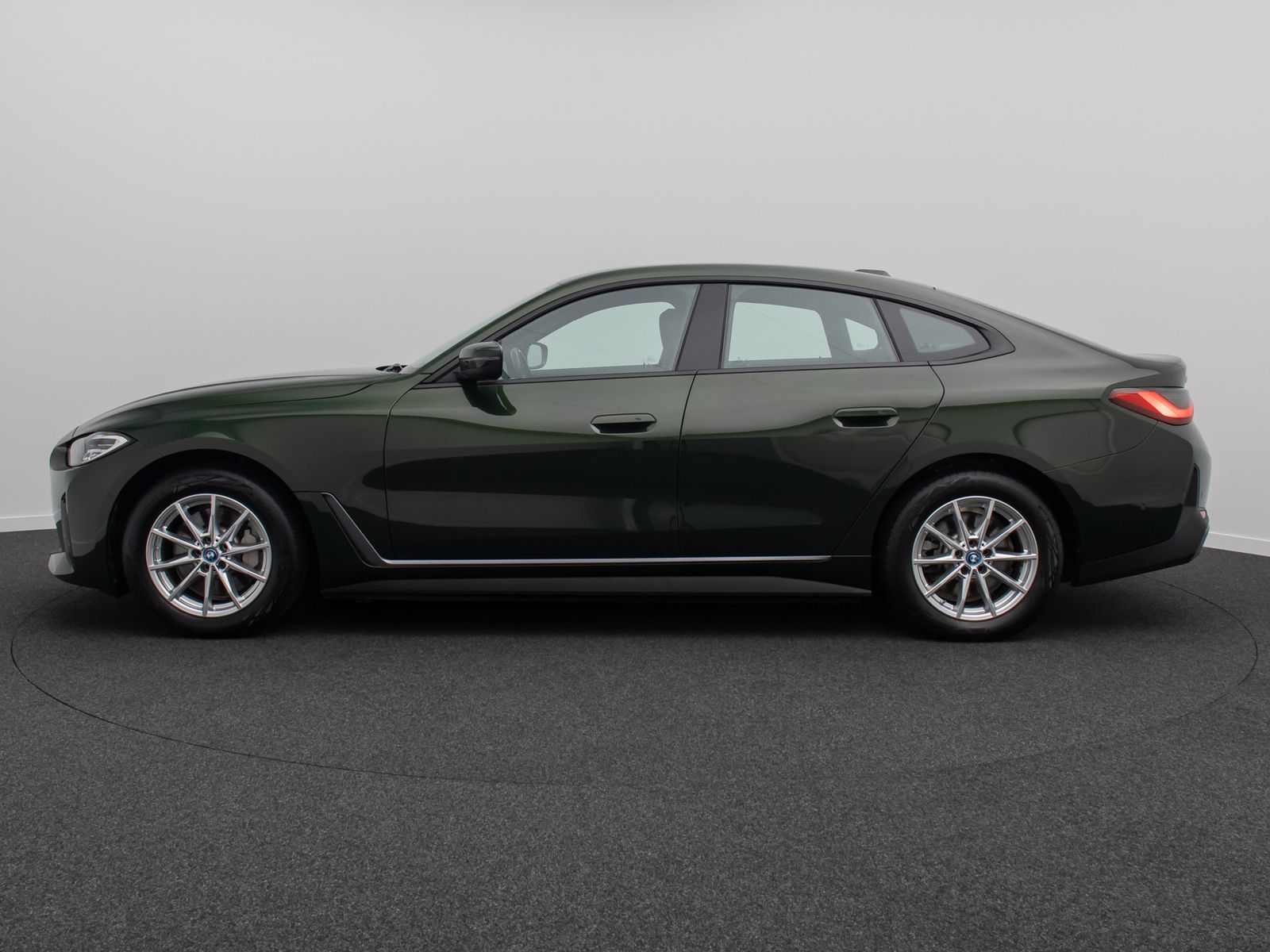 Fahrzeugabbildung BMW i4 eD40 Gran Coup&egrave; Kamera HUD DAB HiFi Komfort