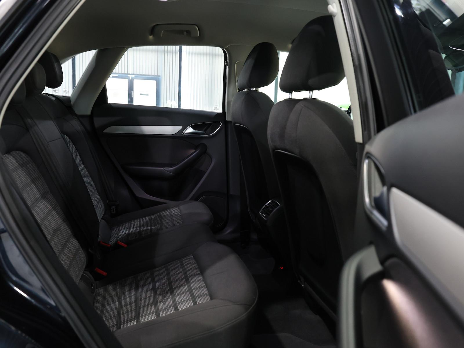 Audi Q3 2.0 TFSI QUATTRO SPORT / NAVI+KAMERA / ALLRAD