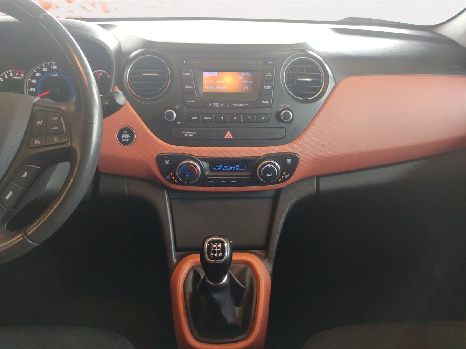 Fahrzeugabbildung Hyundai i10 Style ! PDC ! beh. LR ! Schiebedach ! VOLL !