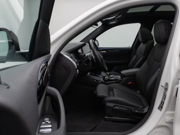Fahrzeugabbildung BMW X3 xD20d Panoram Kamera DAB HiFi Komfort ACC 19"