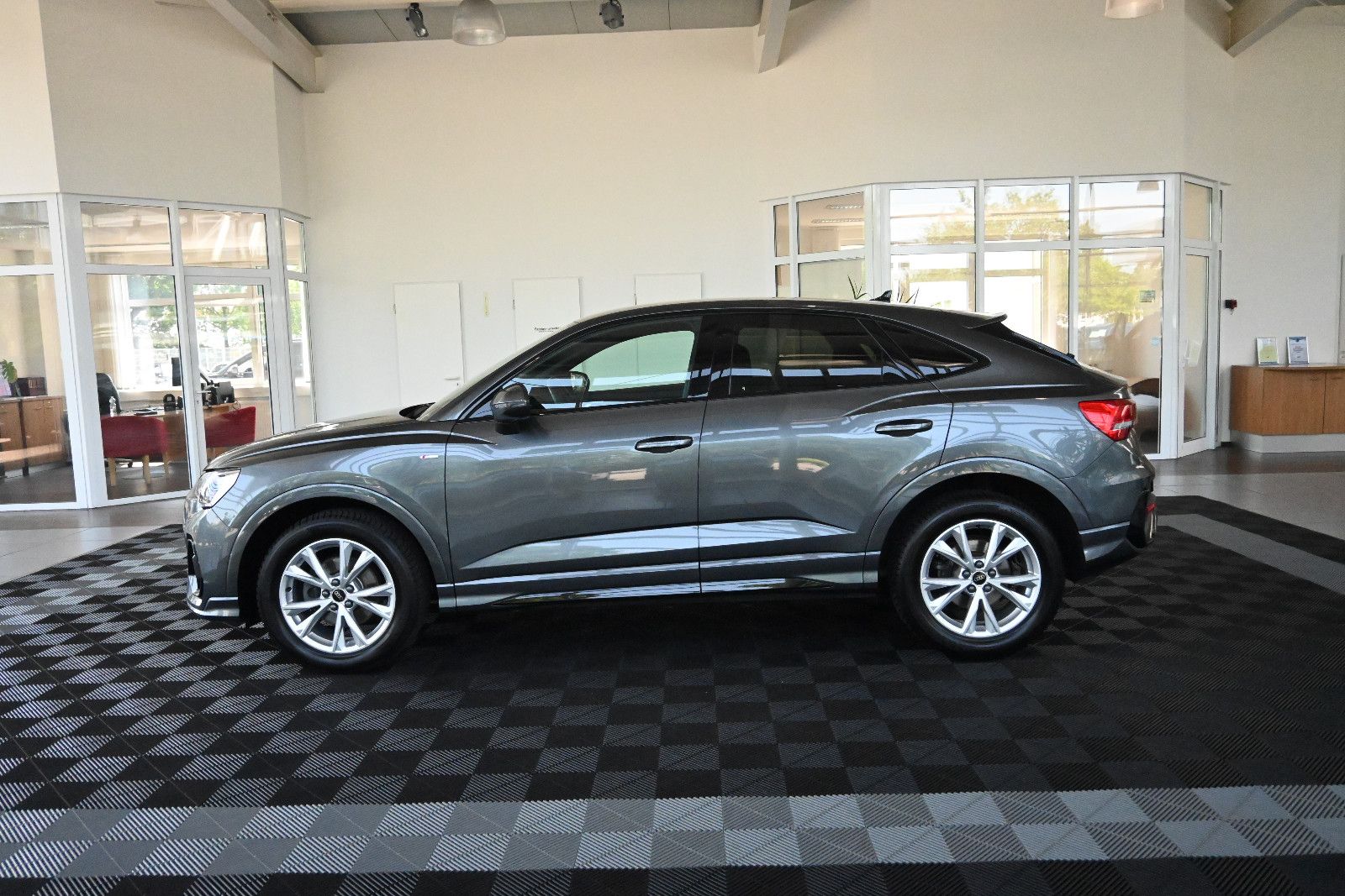 Audi Q3 SB 35 TDI S-Line Navi Virtual Teilleder PDC foto 5