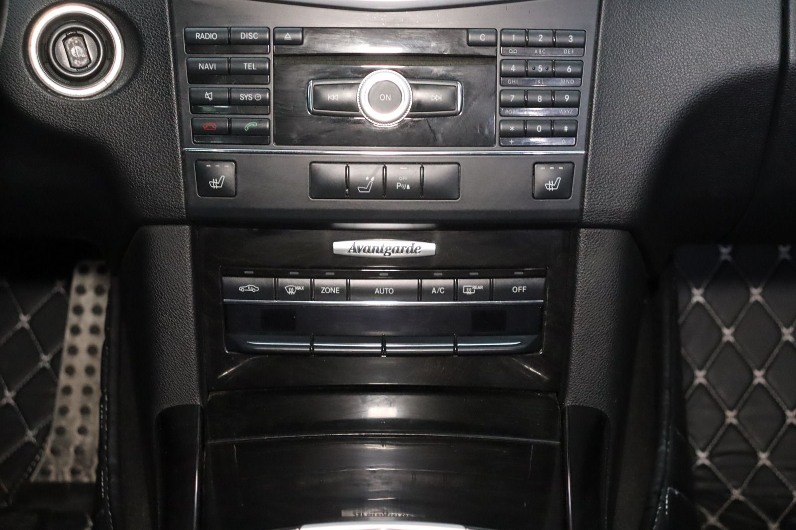 Fahrzeugabbildung Mercedes-Benz E 350 CGI T BlueEFFICIENCY * Navi * Sitzhzg. *