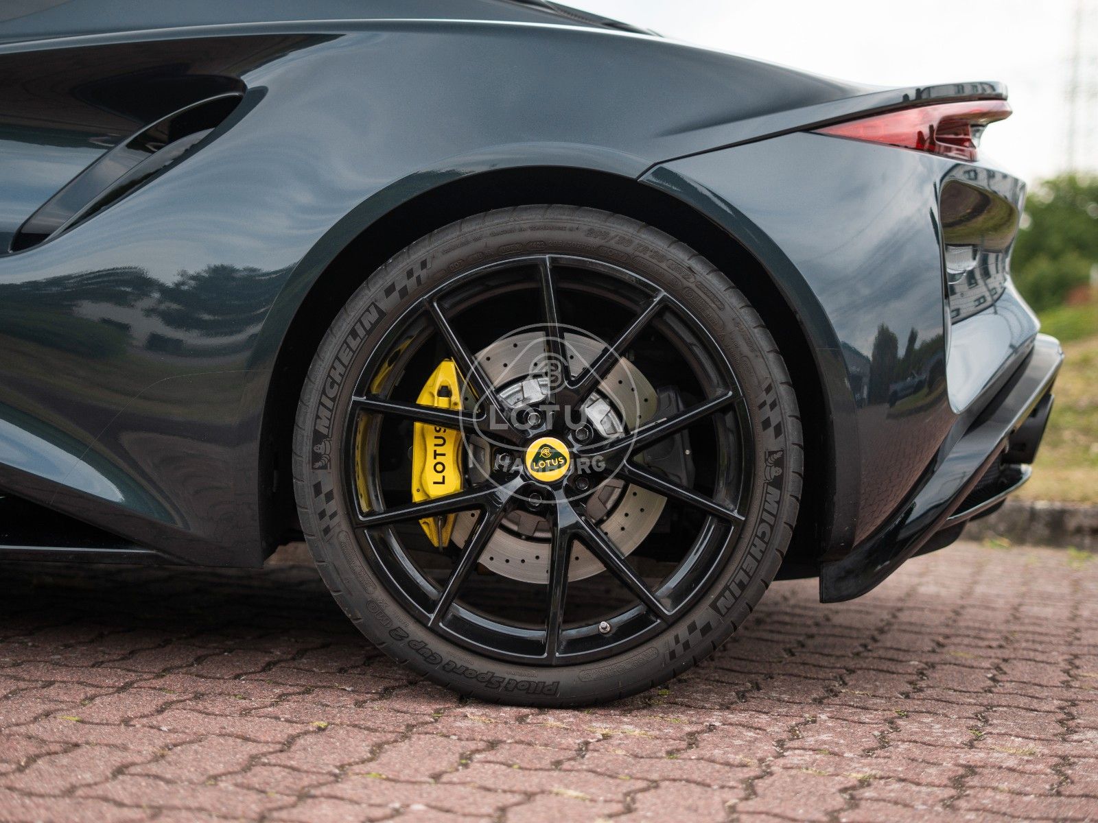 Fahrzeugabbildung Lotus Emira V6 First Edition in Shadow Grey *Automatik