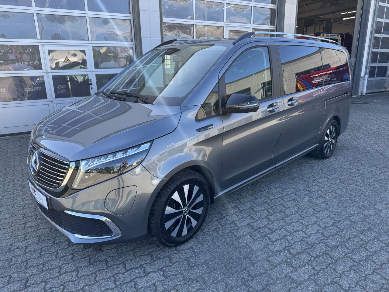 Mercedes-Benz EQV 300 Lang Klima*LED*Tempomat*Heckträger*Navi