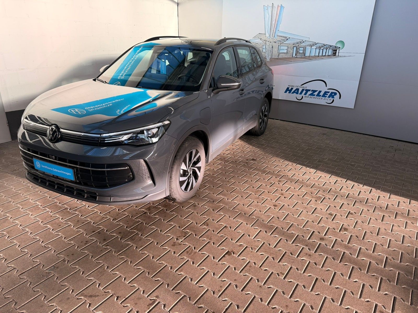 Fahrzeugabbildung Volkswagen Tiguan 1.5 TSI eHybrid +AHK+Kamera+DCC +IQ.Light