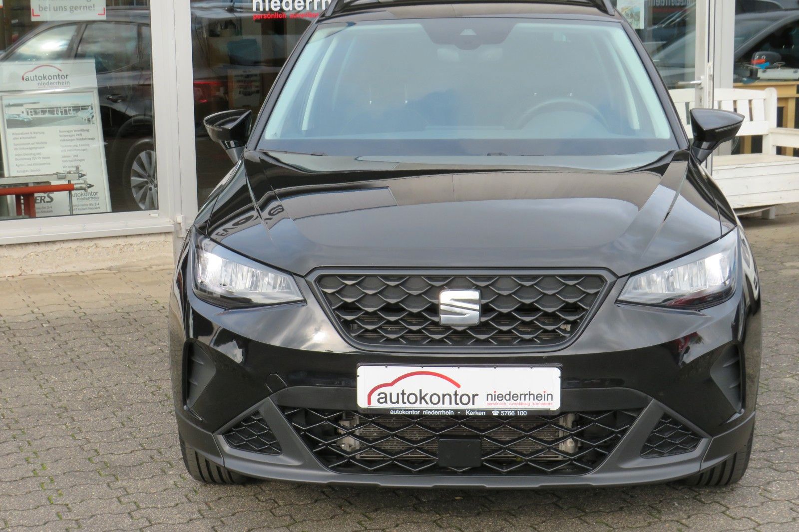 Fahrzeugabbildung SEAT Arona Style DSG LED NAVI DAB GRA PDC 1.HD