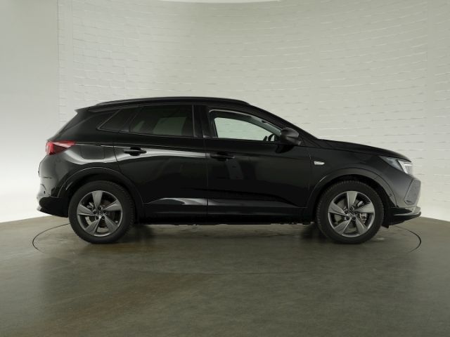 Grandland GSe 4X4 PHEV AT+AHK+NAVI+RÜCKFAHRKAMER