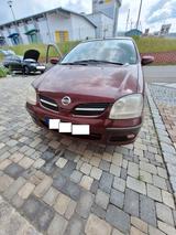 Nissan Almera Tino 1.8 4 türig klima - Nissan Almera Tino mit Benzin-Antrieb: Kleinbus