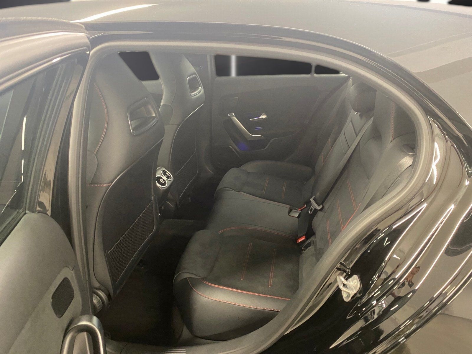 Fahrzeugabbildung Mercedes-Benz A 200 AMG Premium*Pano*Distro*Totwink*Multibeam*