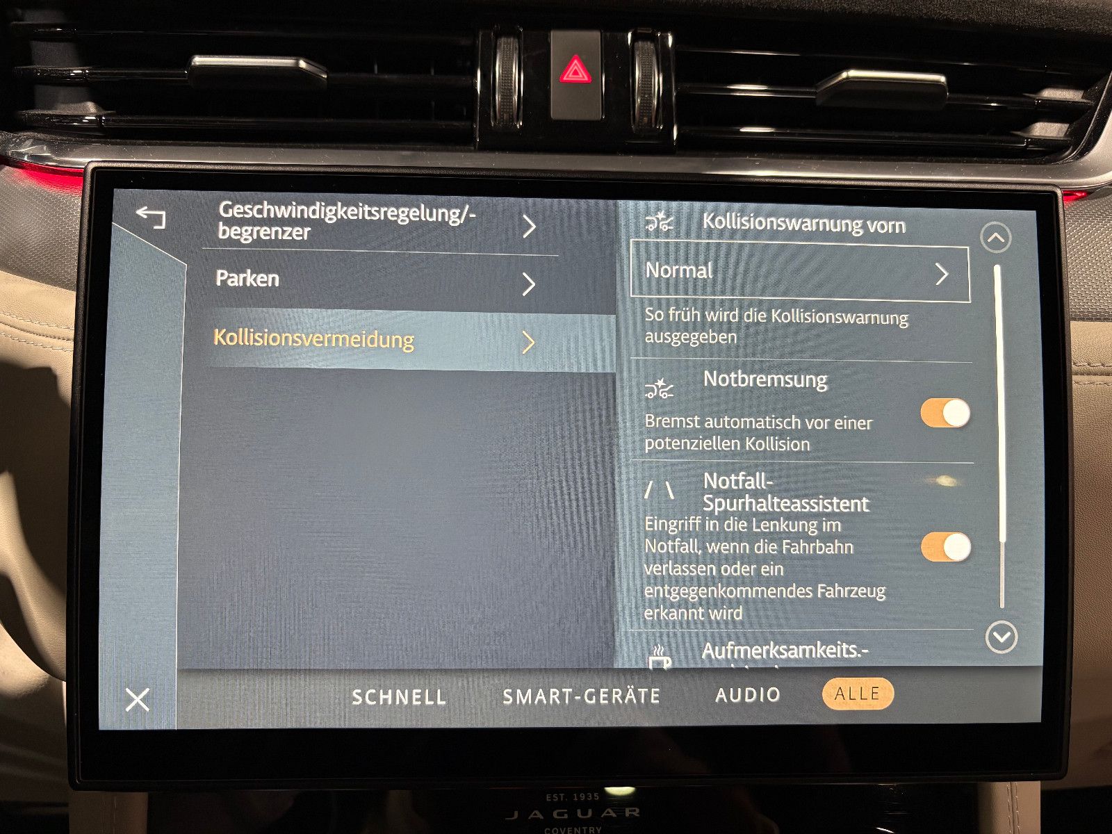 Fahrzeugabbildung Jaguar F-PACE SVR AWD/PANO/360°/APPLE/ACC/AMBIENTE/SHZ