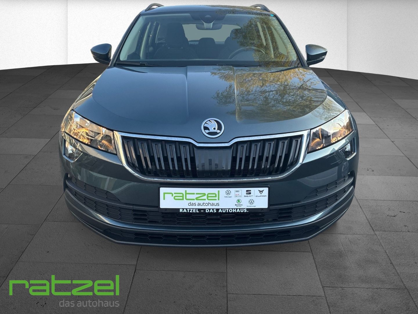 Fahrzeugabbildung SKODA Karoq Ambition 1.5 TSI DSG DAB SHZ Spurwechselas