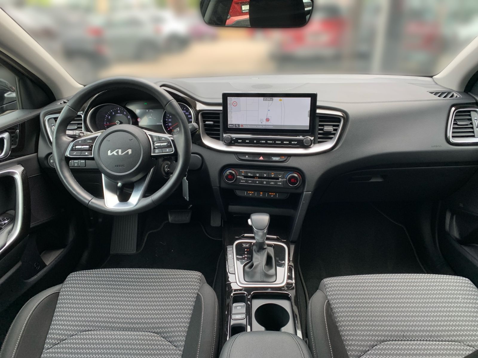 Fahrzeugabbildung Kia Ceed 1.5 7-DCT T-GDI Spirit Navi Allwetter