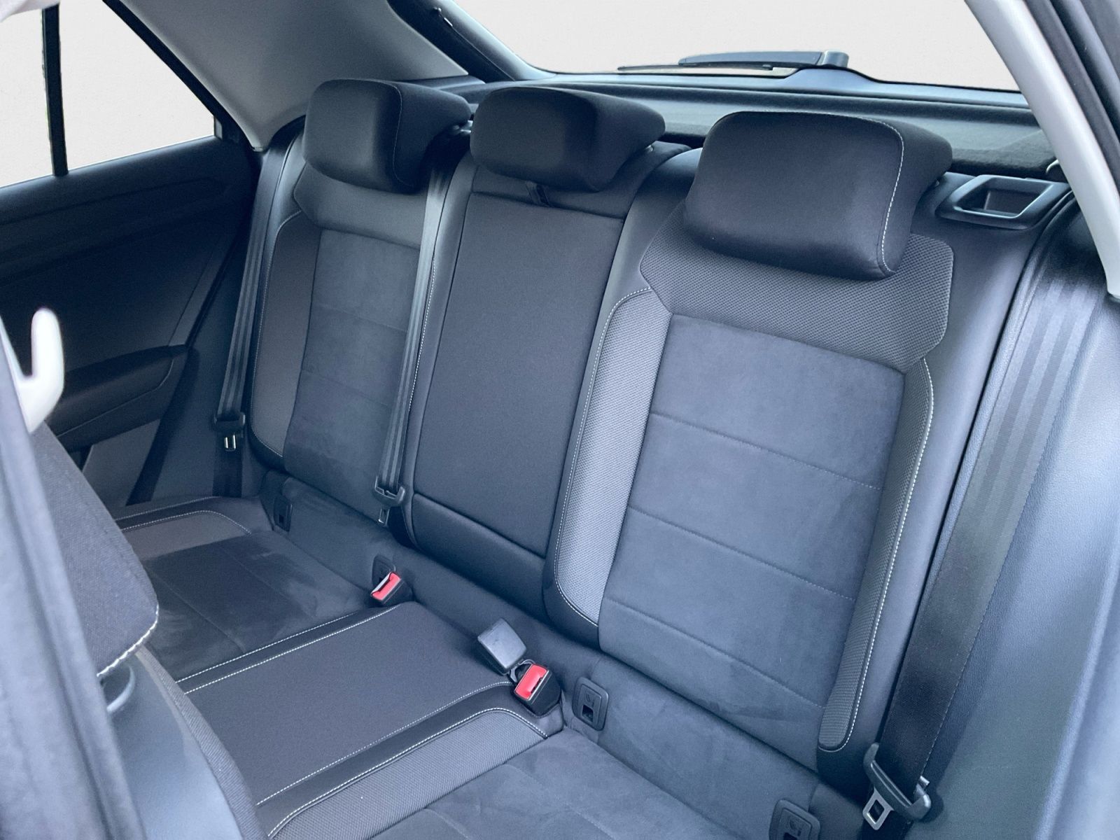 Volkswagen T-Roc - Bild 13