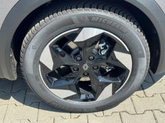 Fahrzeugabbildung Captur II Techno 1.6 E-TECH Hybrid 145 EU6e