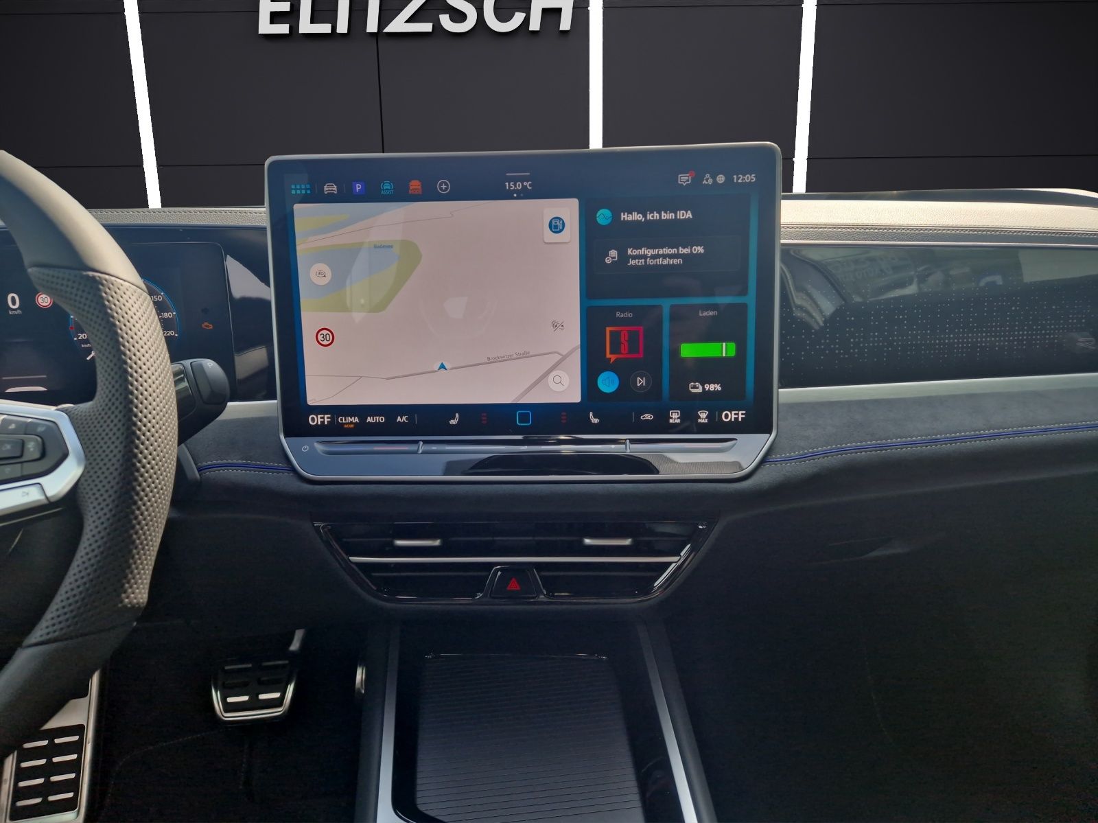 Fahrzeugabbildung Volkswagen Passat Variant 1.5 TSI eHybrid R-Line Matrix AHK