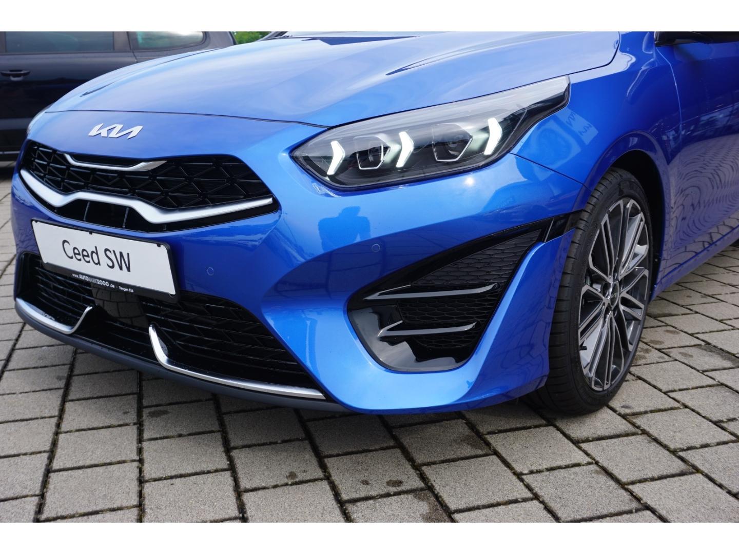 Kia Ceed_sw 1.5T 140 GT Line DCT7 AHK Navi Techn. AC