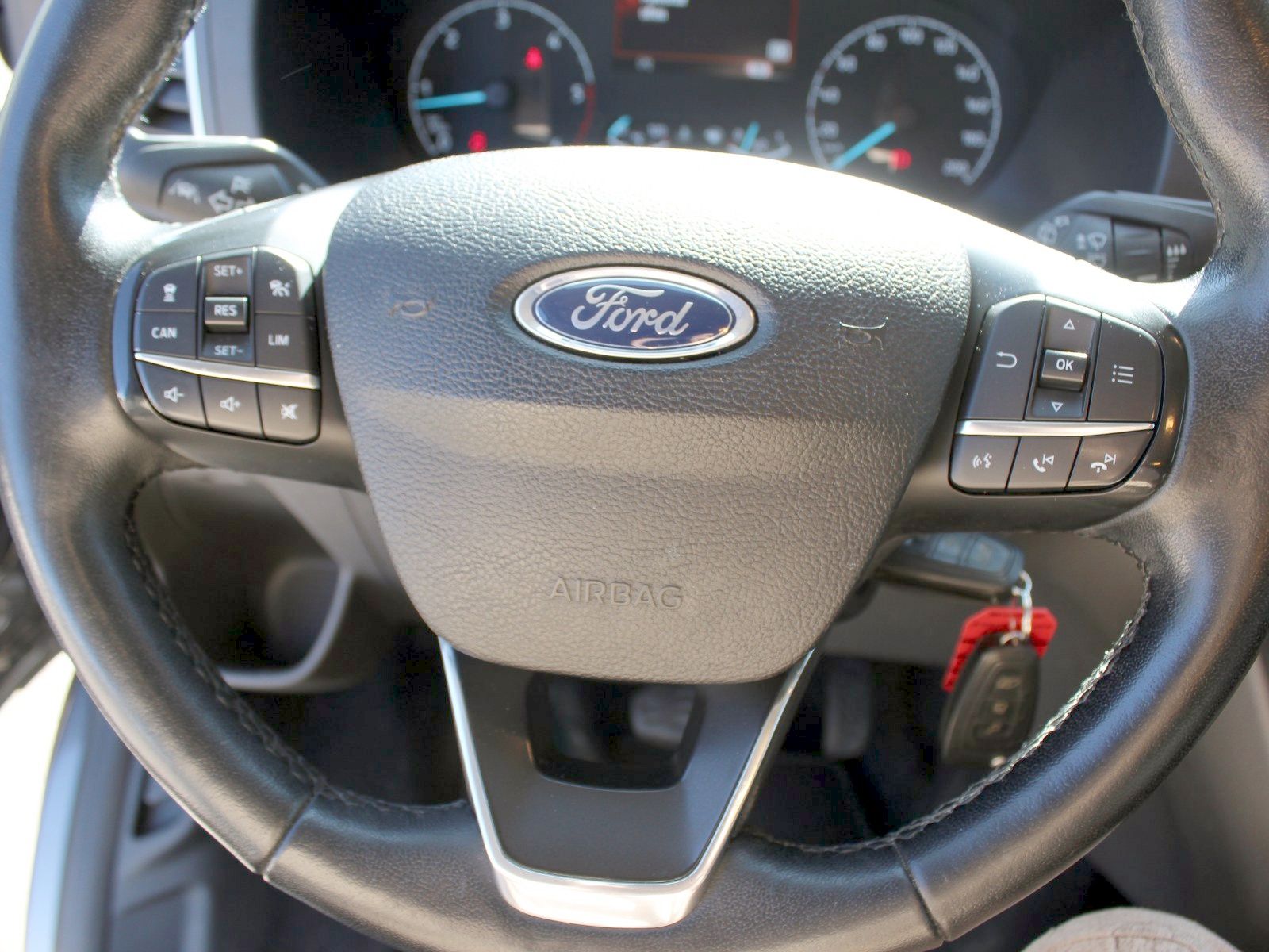 Fahrzeugabbildung Ford Transit Custom 320 L1 Sport 2,0 TDCi