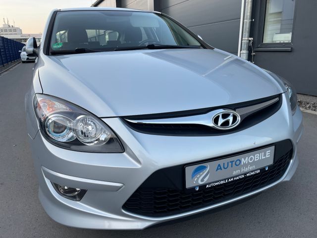 Hyundai i30 Classic 1.4*NUR 69TKM*KLIM*PDC*SHZ*TEM*LEDER