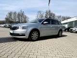 Skoda Octavia Combi 2.0 TDI Ambition *Navi PDC DAB* - Skoda Octavia mit Diesel-Antrieb: Allradantrieb, Kombi, 2.0