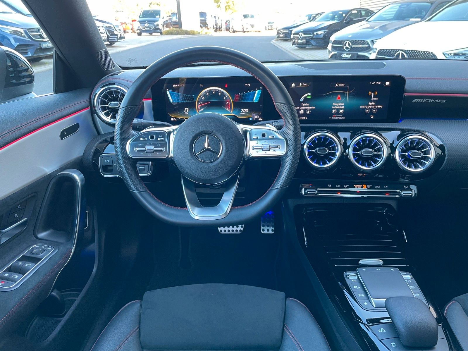 Fahrzeugabbildung Mercedes-Benz CLA 35 AMG Aero+TotW+R-Kamera+Ambiente