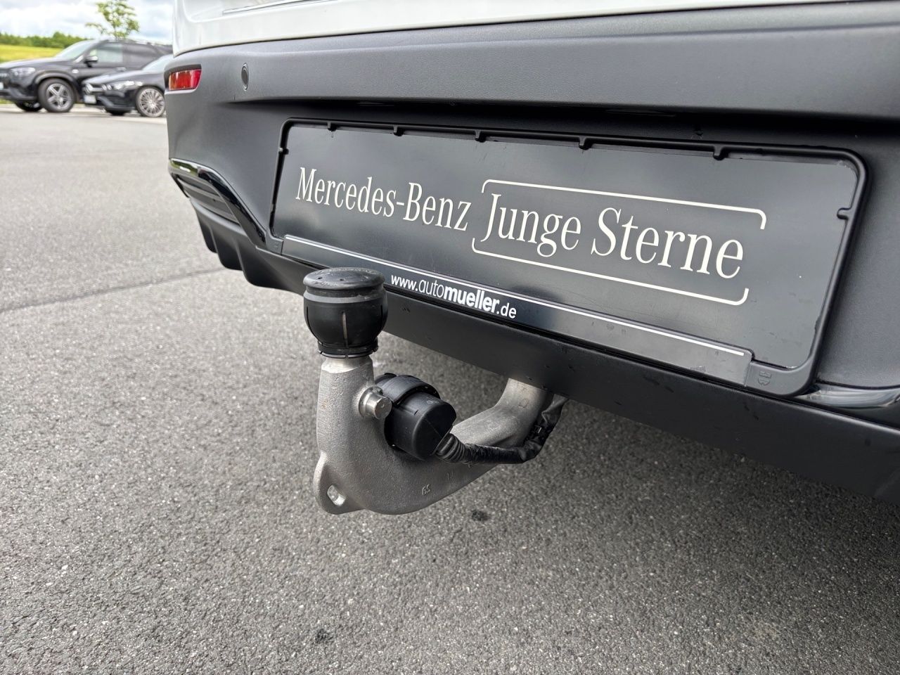 Fahrzeugabbildung Mercedes-Benz EQB 300 4M AMG+NIGHT+HUP+AHK+BUR+MEMORY+360+PANO