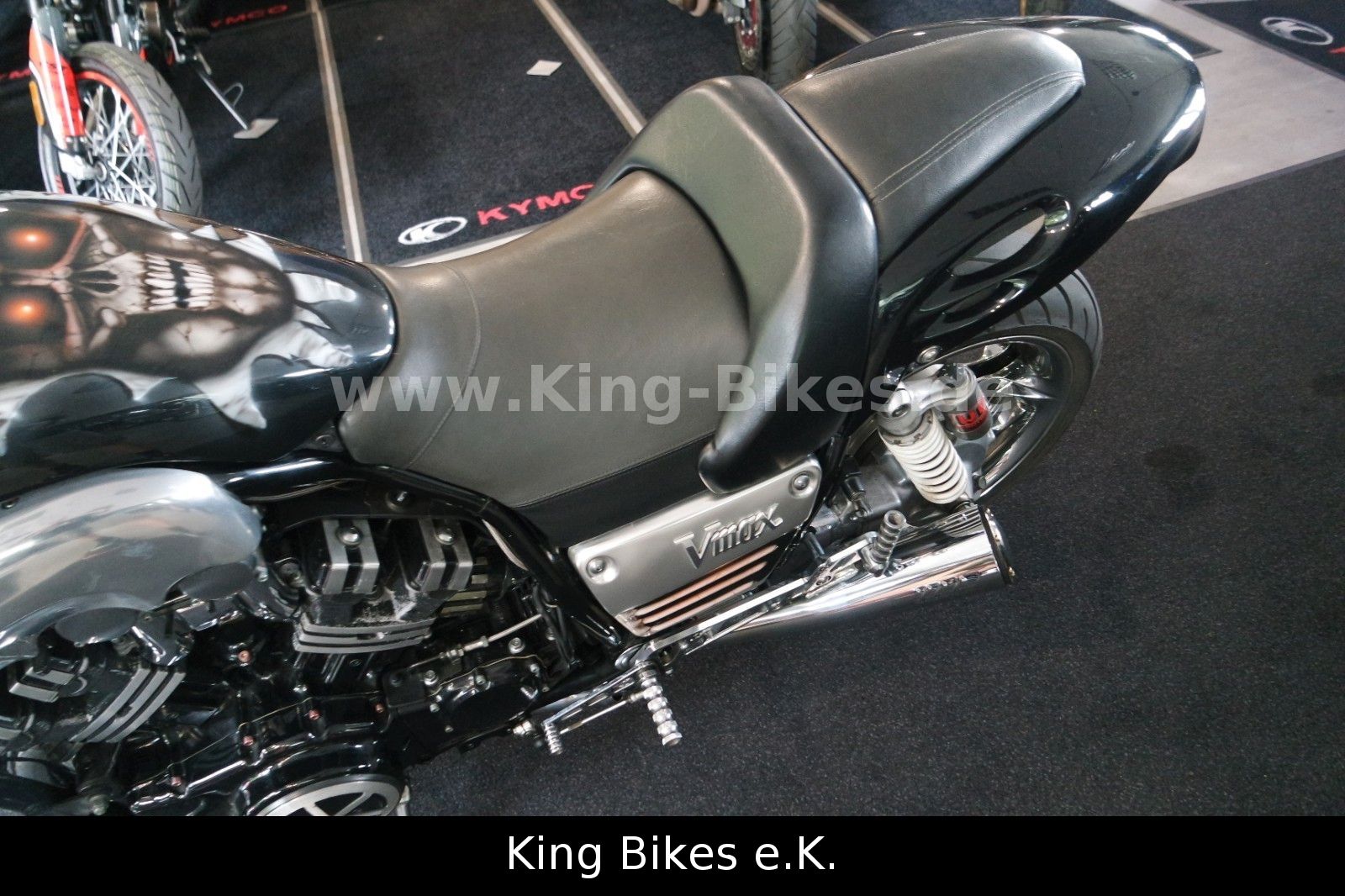 Fahrzeugabbildung Yamaha Vmax 1200 - Billet - White Power - Supertrapp