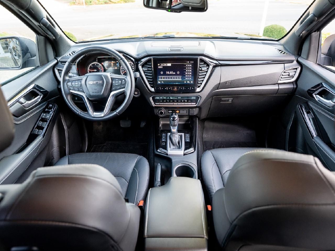 Fahrzeugabbildung Isuzu D-Max Double Cab 4WD V-CROSS