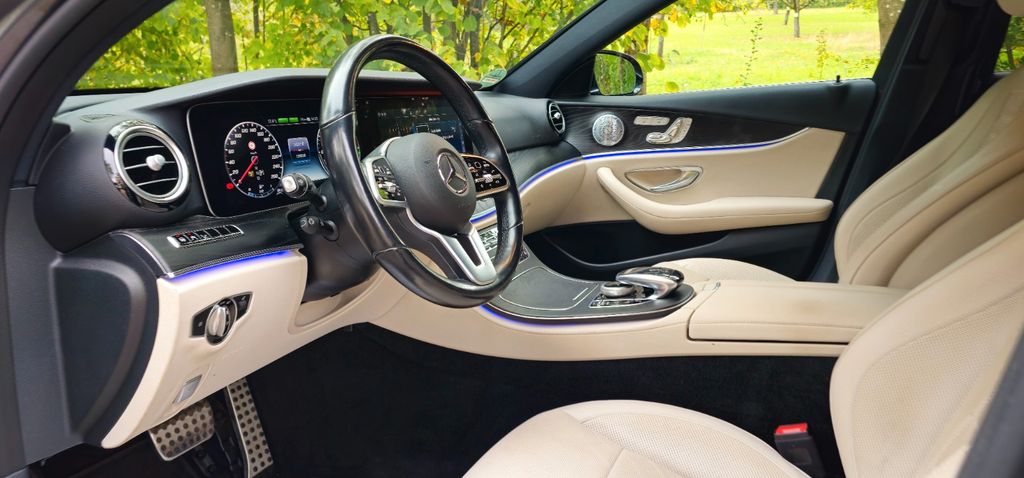 Image of Mercedes-Benz E 300