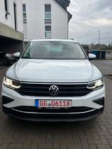 Volkswagen Tiguan Active Matrix Pano - Volkswagen Tiguan ACTIVE mit Benzin-Antrieb