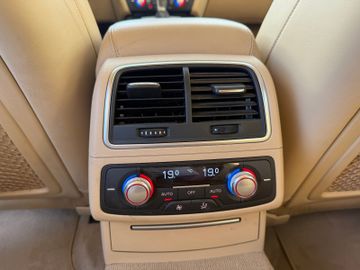 Audi A6 Avant 2.0 TDI+Xenon+Leder+Navi+Stdhzg.+AHK+