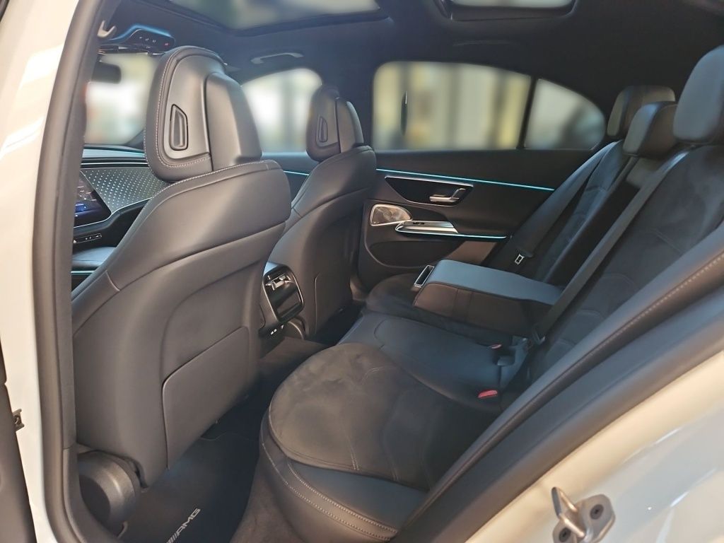 Fahrzeugabbildung Mercedes-Benz E 300 de AMG Night ACC Pano Totwi. Memo Burm.4D