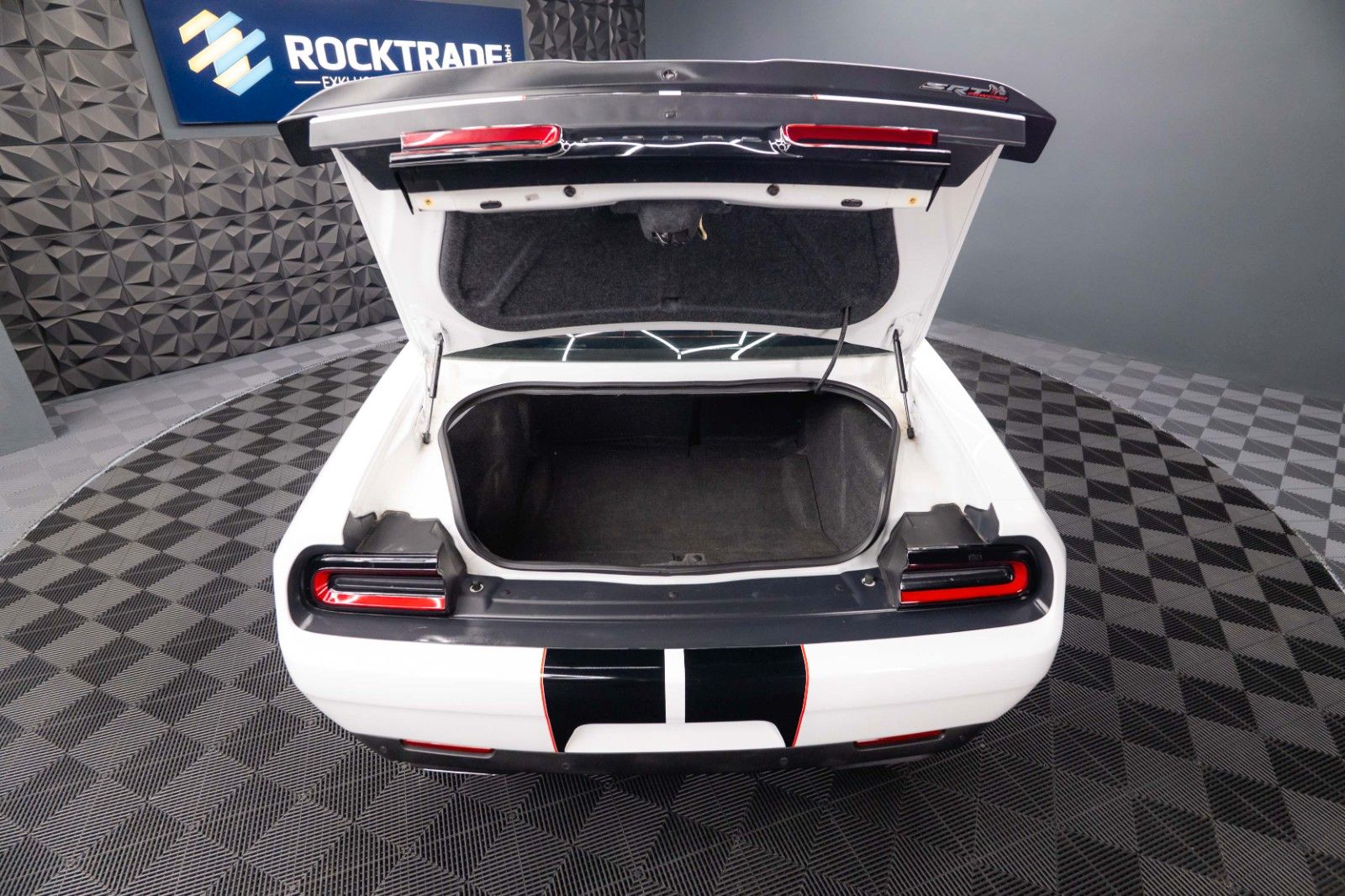 Fahrzeugabbildung Dodge Challenger 6.4 V8 SRT 392 R/T SCAT PACK LineLock