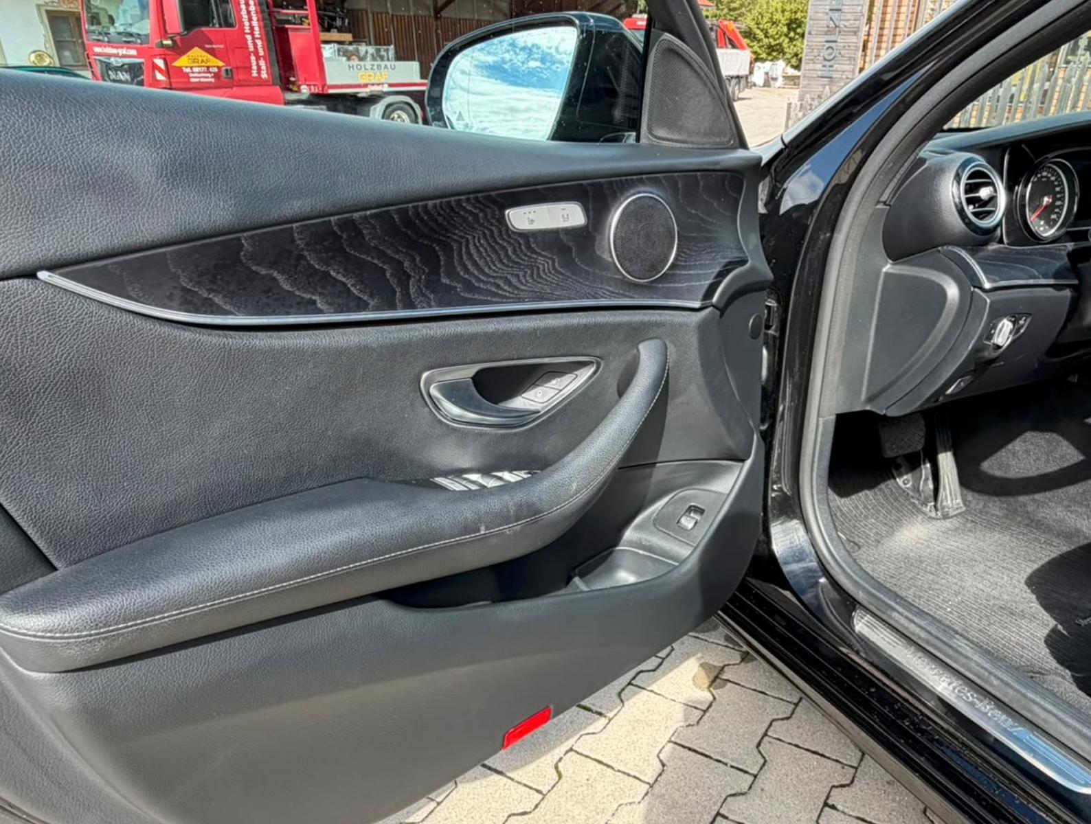 Mercedes-Benz E 200 T-Modell Kombi 4M Scheckheft MB Garantie