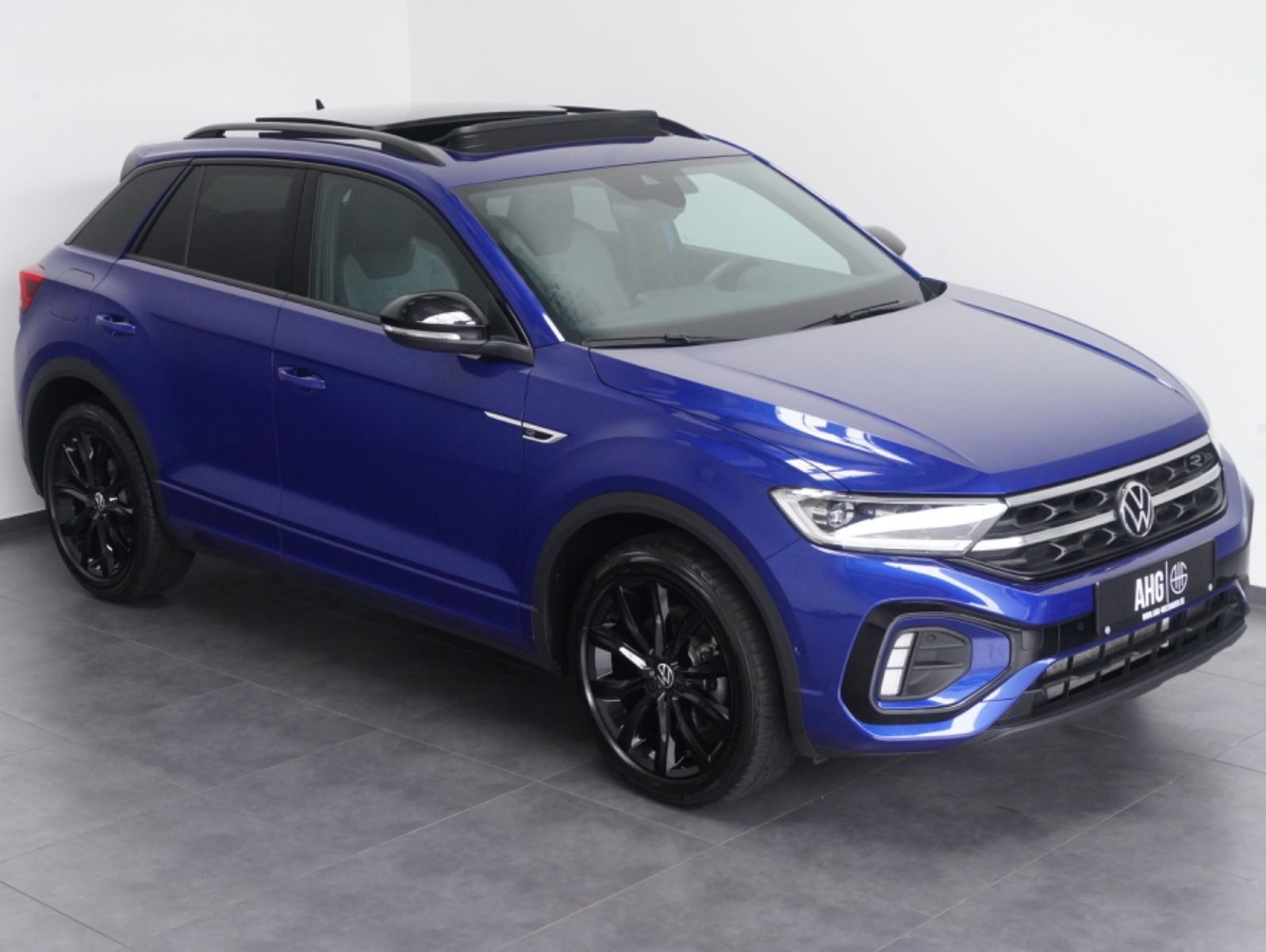 Fahrzeugabbildung Volkswagen T-Roc 2.0 TSI DSG 4Motion R-Line BLACKSTYLE PANO