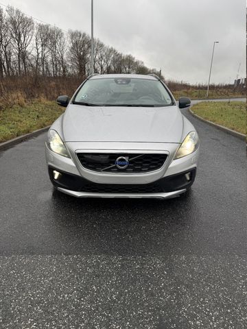 Volvo V40 Cross Country Momentum