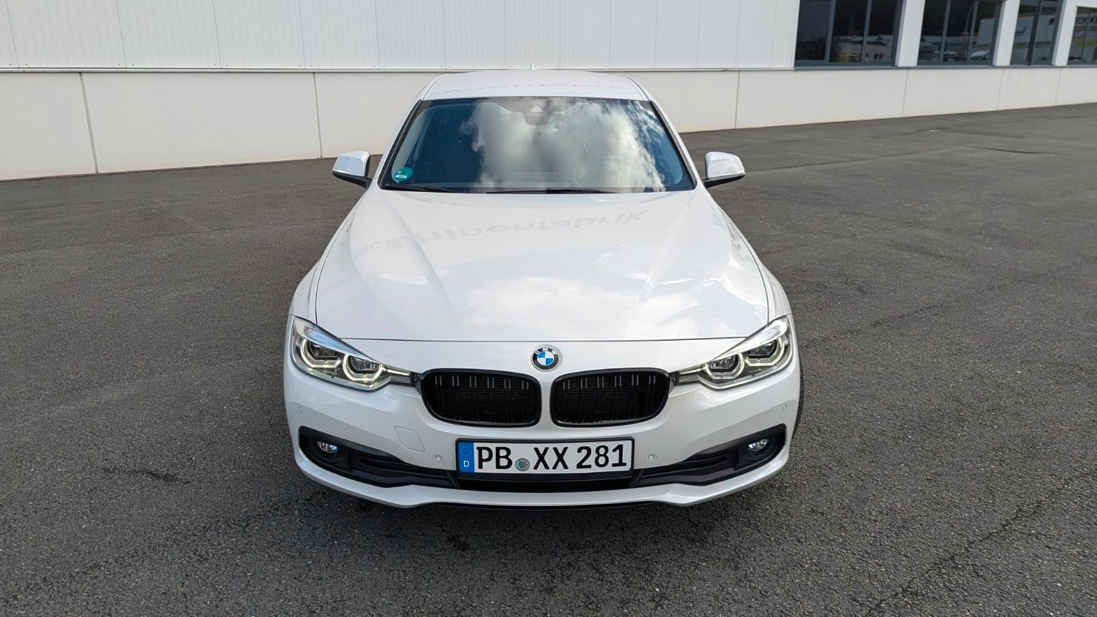 BMW 318d Touring Advantage A/T - AHK + Standheizung