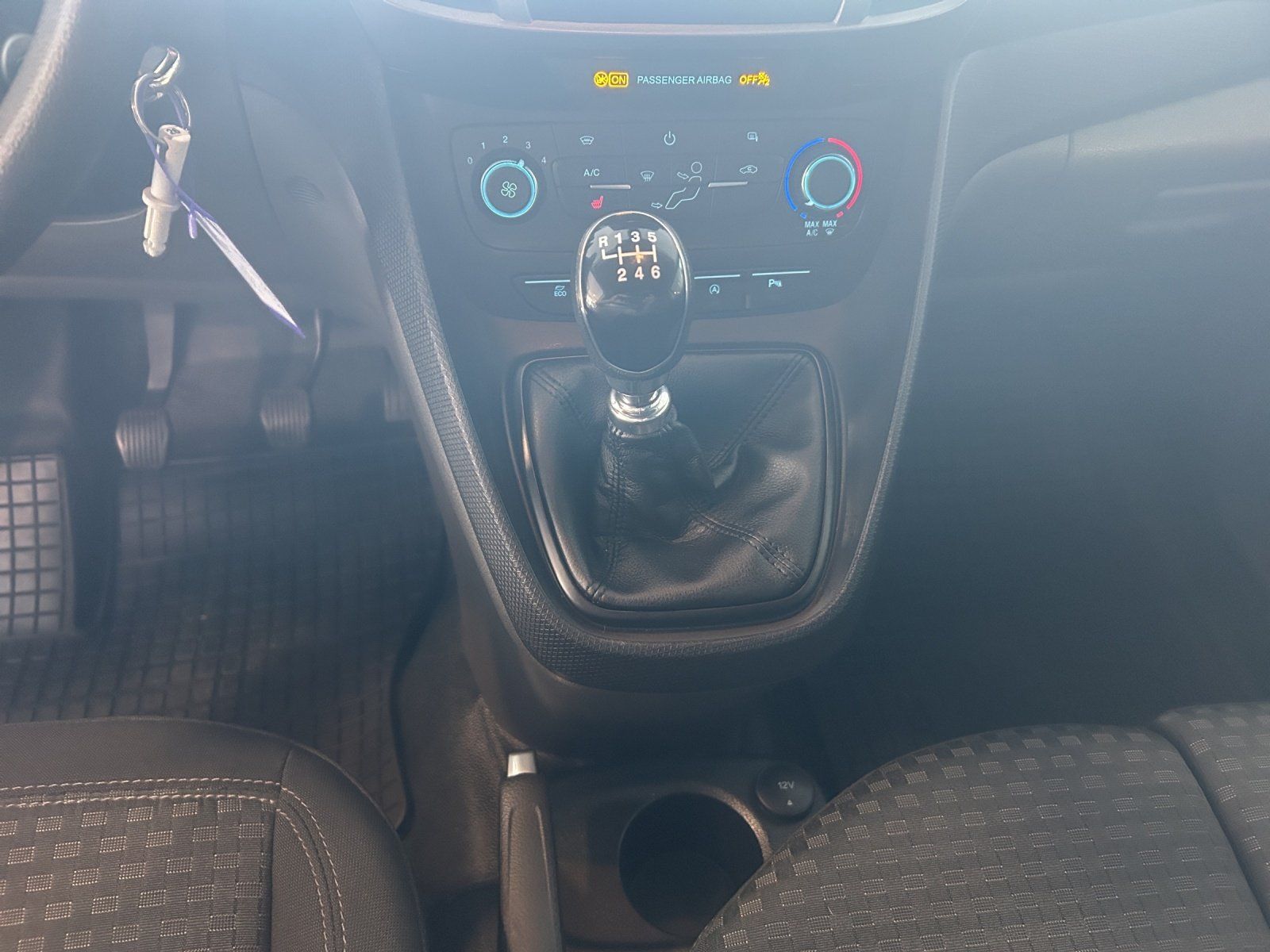 Fahrzeugabbildung Ford FORD Transit Connect 210 L2 S&S