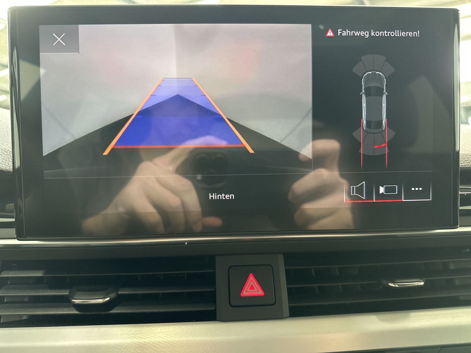 Fahrzeugabbildung Audi A5 SpB 40 TFSI S-Line NAV+MATRIX+AHK+PANO+B&O+VC