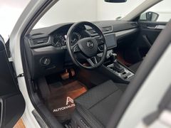 SKODA Superb Combi 2.0 / AHK / CARPLAY / LED / MEMORY SKODA Superb Combi 2.0 / AHK / CARPLAY / LED / MEMORY