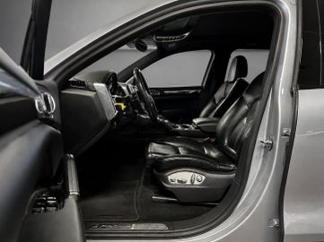 Porsche Cayenne - 9