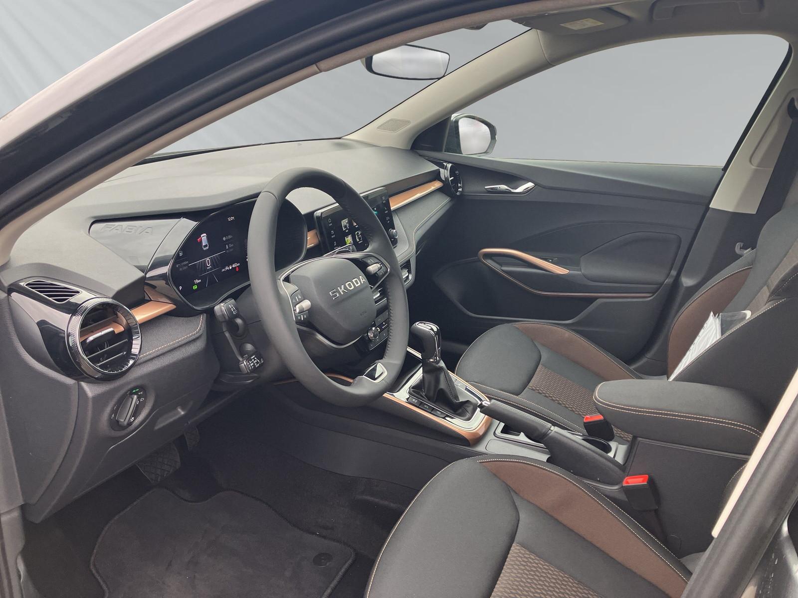 Skoda Fabia Tour 1.0 TSI DSG ACC SMART LINK
