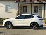 Alfa Romeo Stelvio 2.0 Turbo 16V 206kW B-Tech AT8-Q4 B-Tech - weiße Alfa Romeo Stelvio