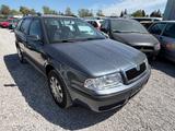 Skoda Octavia 1.6 Tour Combi Tüv neu - Skoda Octavia aus 2009: Tour