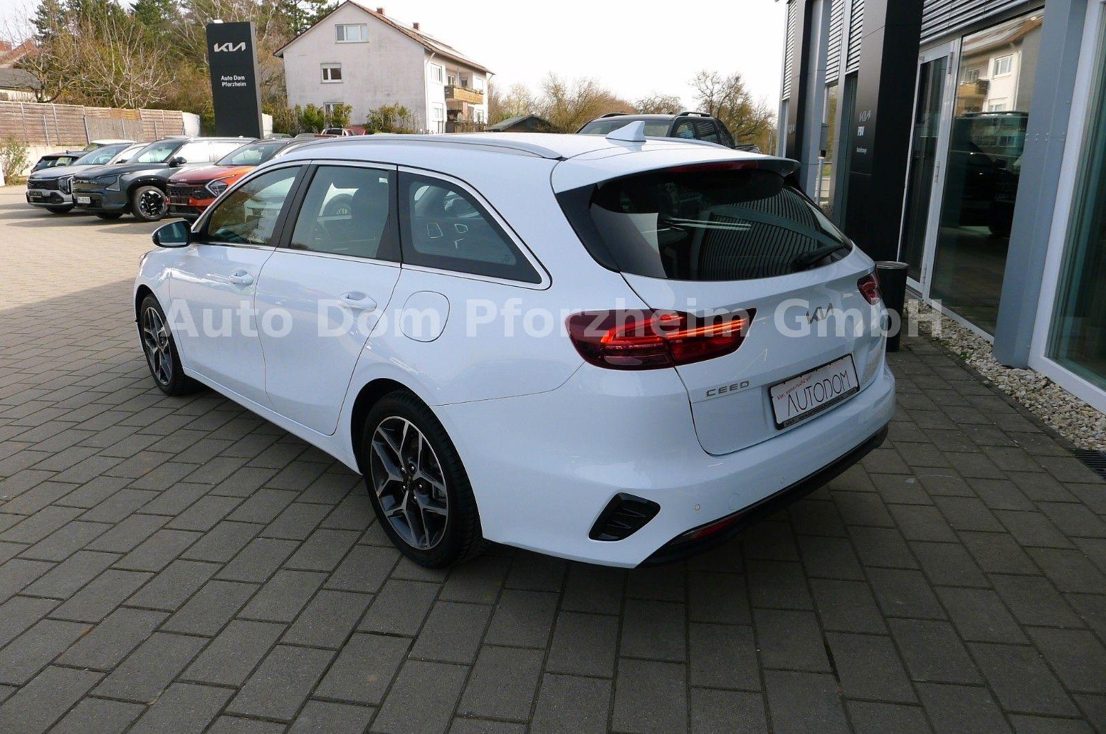 Kia CEED SW 1,5T DCT Spirit /UVO/NAVI/Kamera/LED