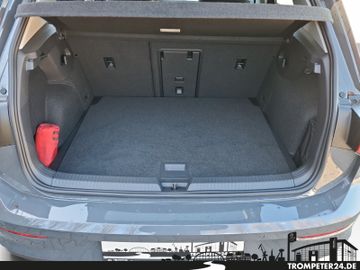 Fahrzeugabbildung Volkswagen Golf 8 Active 1.5 eTSI DSG Navi Pro ACC Kamera