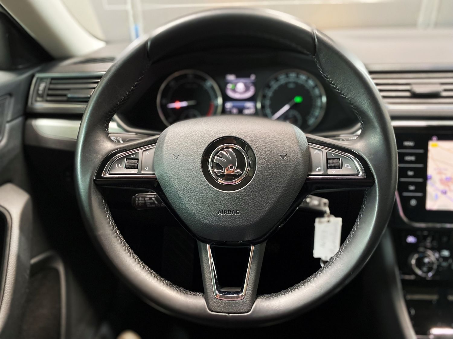 Fahrzeugabbildung SKODA Superb Ambition 4x4 DSG#ACC#Spur#Navi#Alu#PDC#Ak