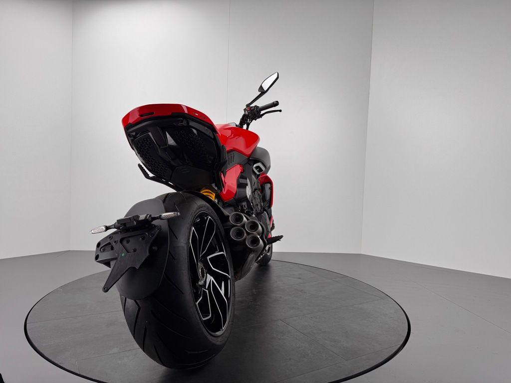 Fahrzeugabbildung Ducati DIAVEL V4 *0KM