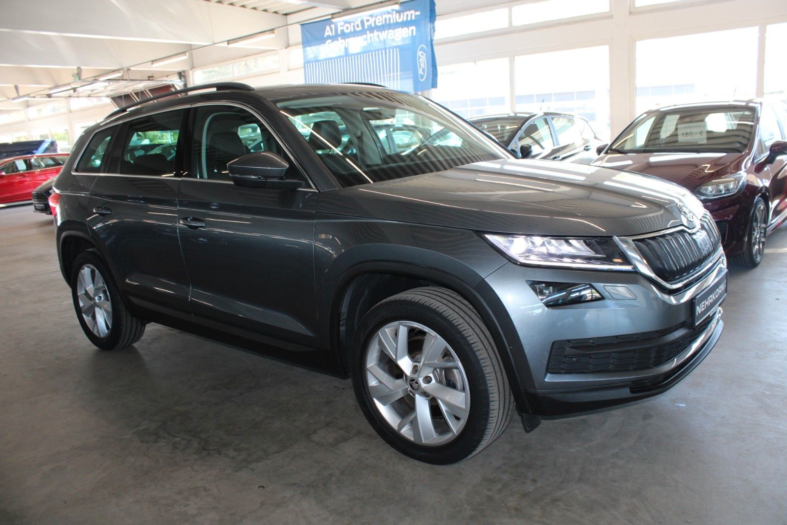 Fahrzeugabbildung SKODA Kodiaq DSG 4x4 SOLEIL LED AHK LEDER ACC STDHZ
